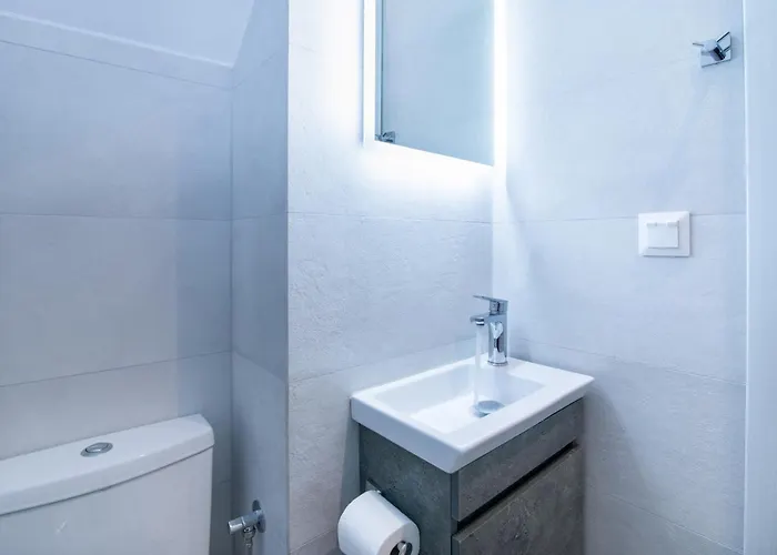 アパート Fontana Di Corfu 4 *